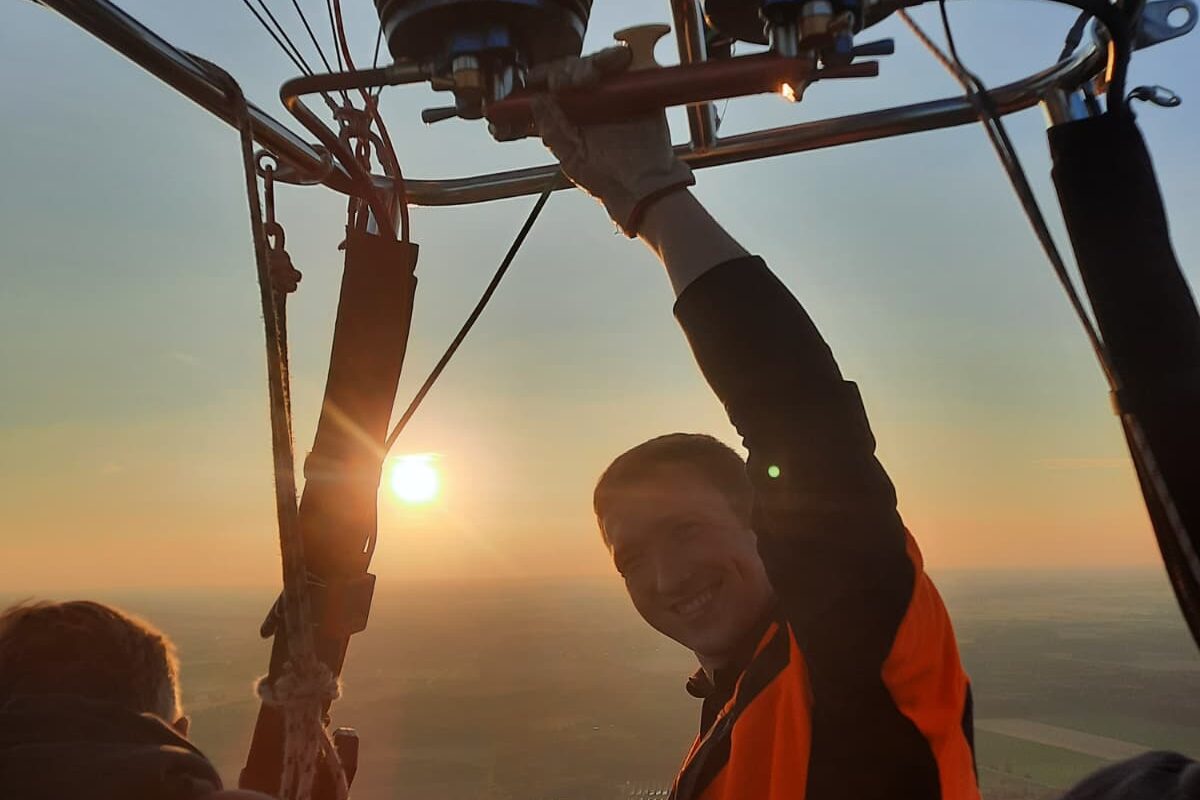 Wie erfolgt die Terminabstimmung zur Ballonfahrt? Terminabstimmung für eine Ballonfahrt erfolgt in mehreren Schritten, um Sicherheit, Planungssicherheit und Fahrerlebnis zu gewährleisten.